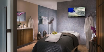 Hydrotherapy, aromatherapy, body wraps, facials, manicures and pedicures at Sunset Marquis