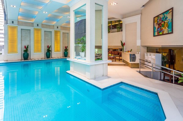 Indoor pool, pool loungers