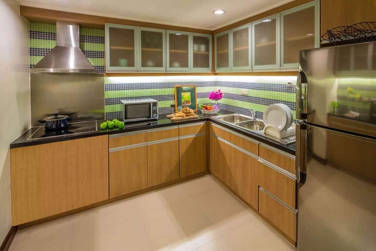 Microwave, electric kettle, toaster