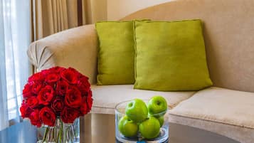 Caja de seguridad en la habitación y decoración personalizada