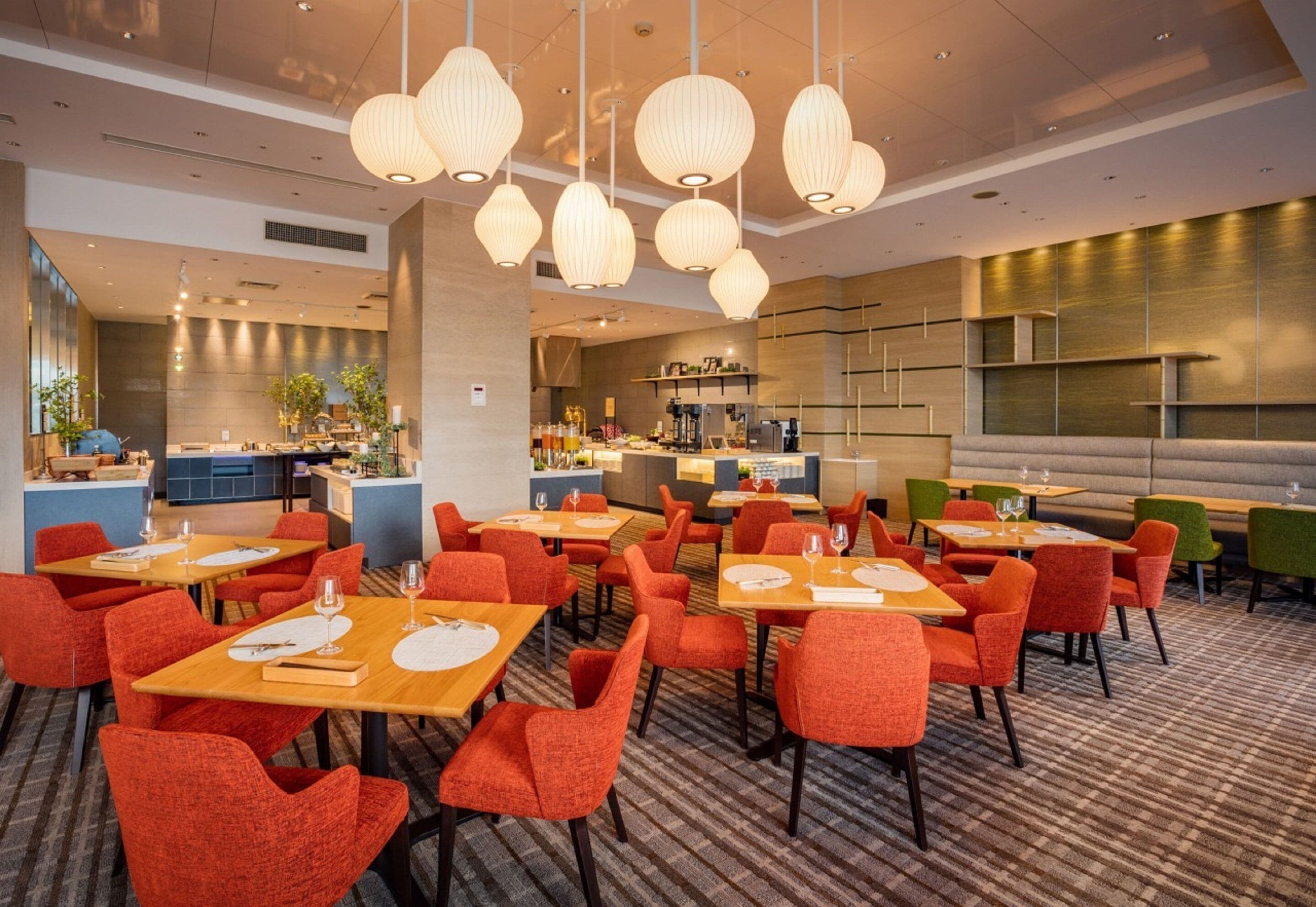 5 间餐厅，供应早餐、午餐和晚餐，意大利菜