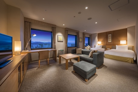 Deluxe Twin Room, Non Smoking | Minibar, in-room safe, desk, blackout drapes. Hotel Associa Shizuoka
