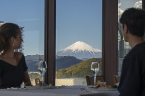 5 restaurants; breakfast, lunch and dinner served  - Hotel Associa Shizuoka (Shizuoka)