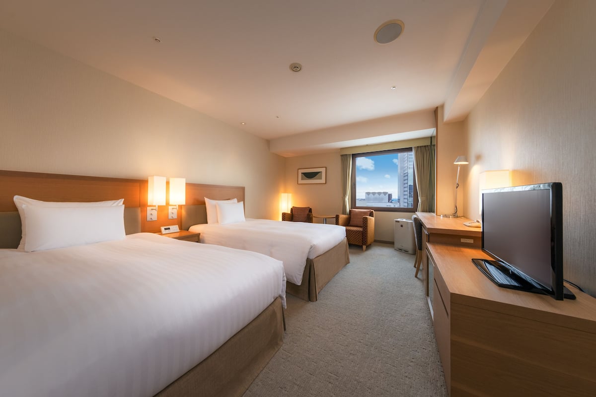 Minibar, in-room safe, desk, blackout curtains
