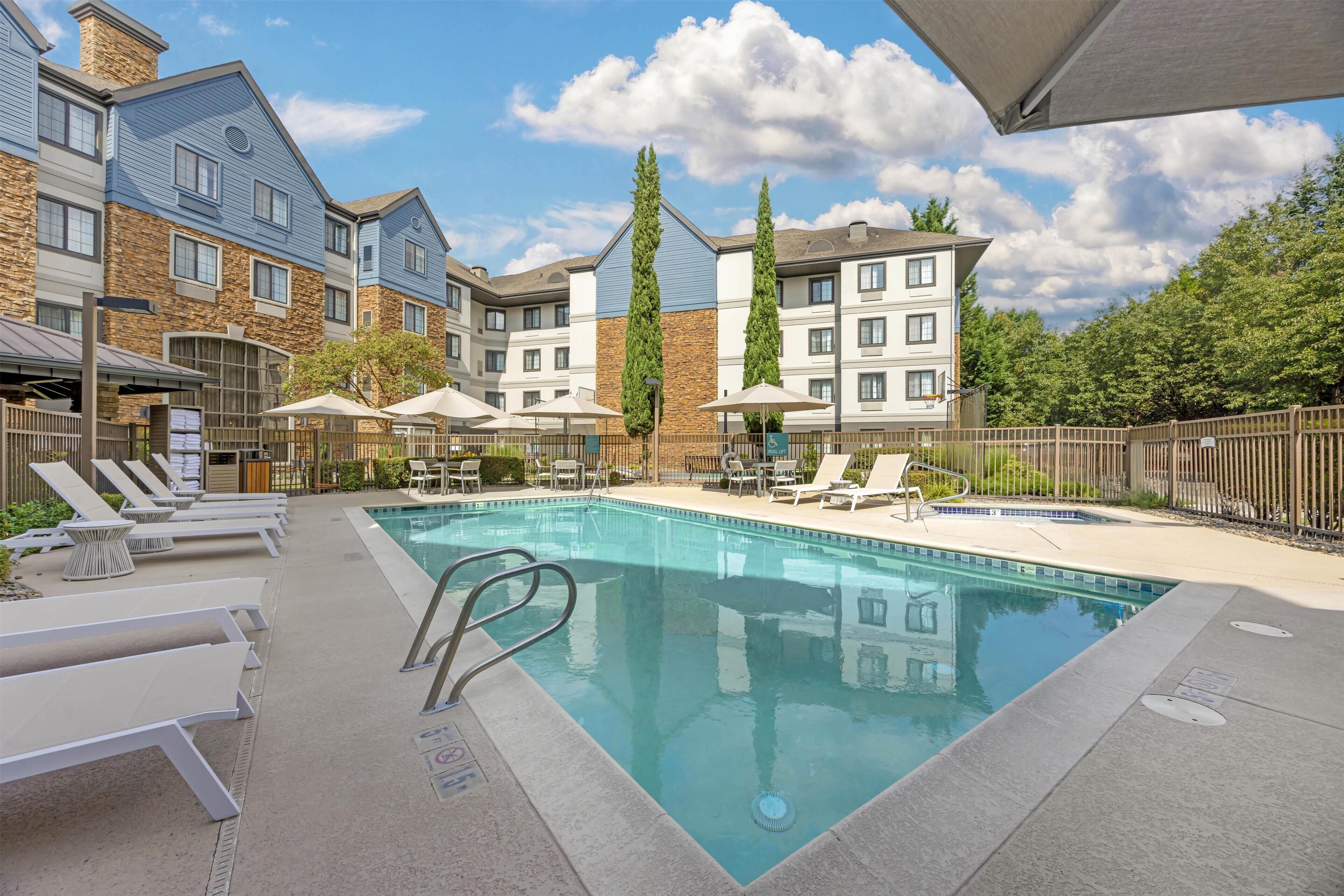 Outdoor pool, pool loungers