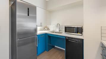 Phòng Suite, nhiều giường (Two Bedroom) | Bếp nhỏ riêng | Dụng cụ pha cà phê/trà, tủ lạnh, lò vi sóng, bếp nấu