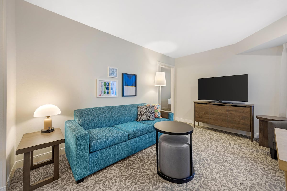 Suite, Multiple Beds, Accessible (Tub) | Egyptian cotton sheets, premium bedding, desk, laptop workspace