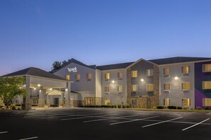 Exterior - Spark by Hilton Ames (Ames)