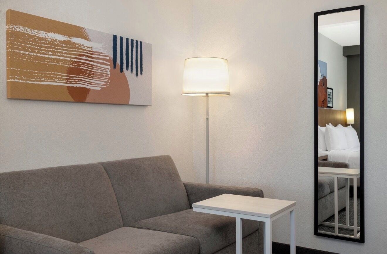 Room, 1 Katil Raja (King) dengan Katil Sofa | Peralatan tempat tidur premium, gebar bulu kapas, tilam berlapik 