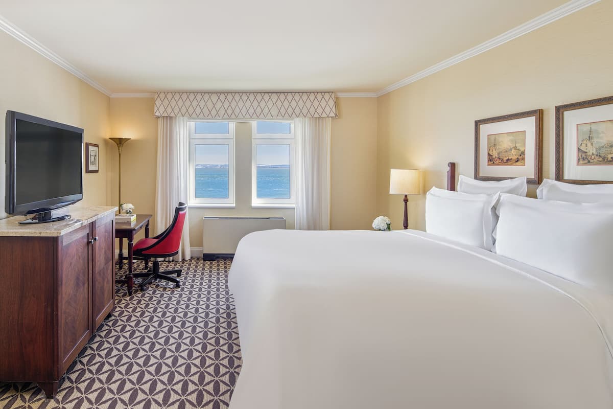 Zimmer, 1 King-Bett, Flussblick