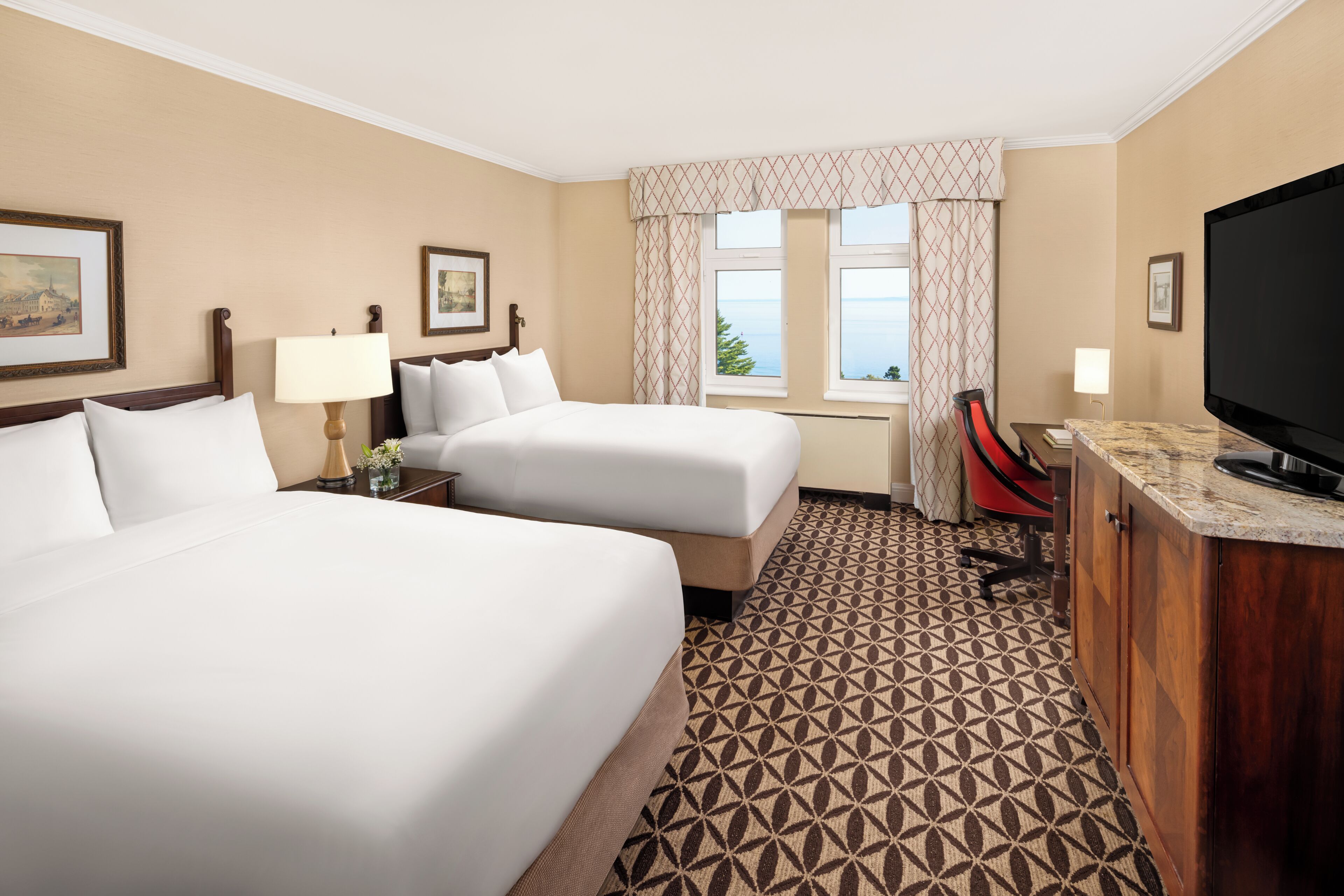 Doppelzimmer, 2 Doppelbetten, Flussblick