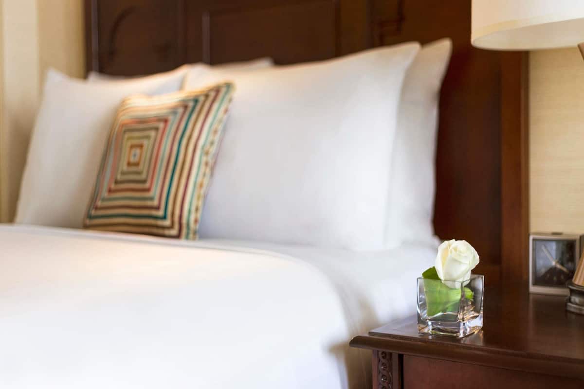 Værelse - 1 queensize-seng - ikke-ryger (Fairmont Room) | Allergivenligt sengetøj, senge med topmadrasser, minibar