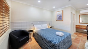 Standard Room, 1 Queen Bed | Desk, iron/ironing board, free WiFi, bed sheets
