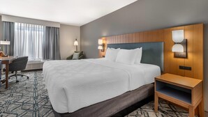 Premium Room, 1 King Bed, Non Smoking | In-room safe, desk, iron/ironing board, free cots/infant beds