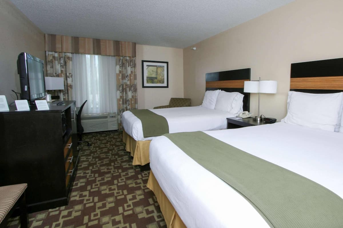 In-room safe, desk, iron/ironing board, free cots/infant beds
