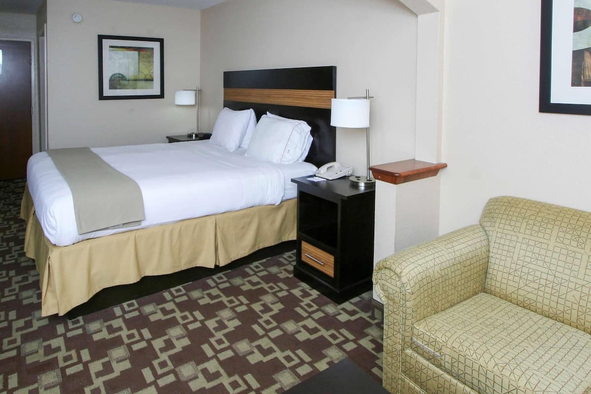 In-room safe, desk, iron/ironing board, free cots/infant beds