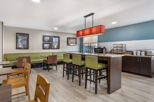 Desayuno continental incluido todos los días 