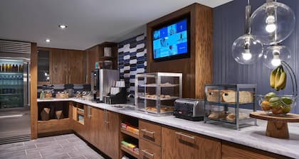 Delta Hotels by Marriott Norfolk Airport