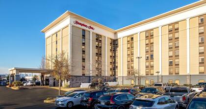 Hampton Inn Boston - Logan Airport