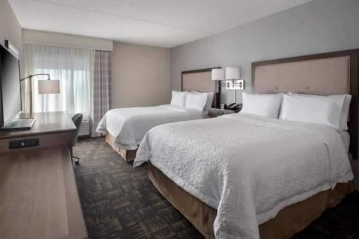 Desk, blackout drapes, iron/ironing board, free WiFi