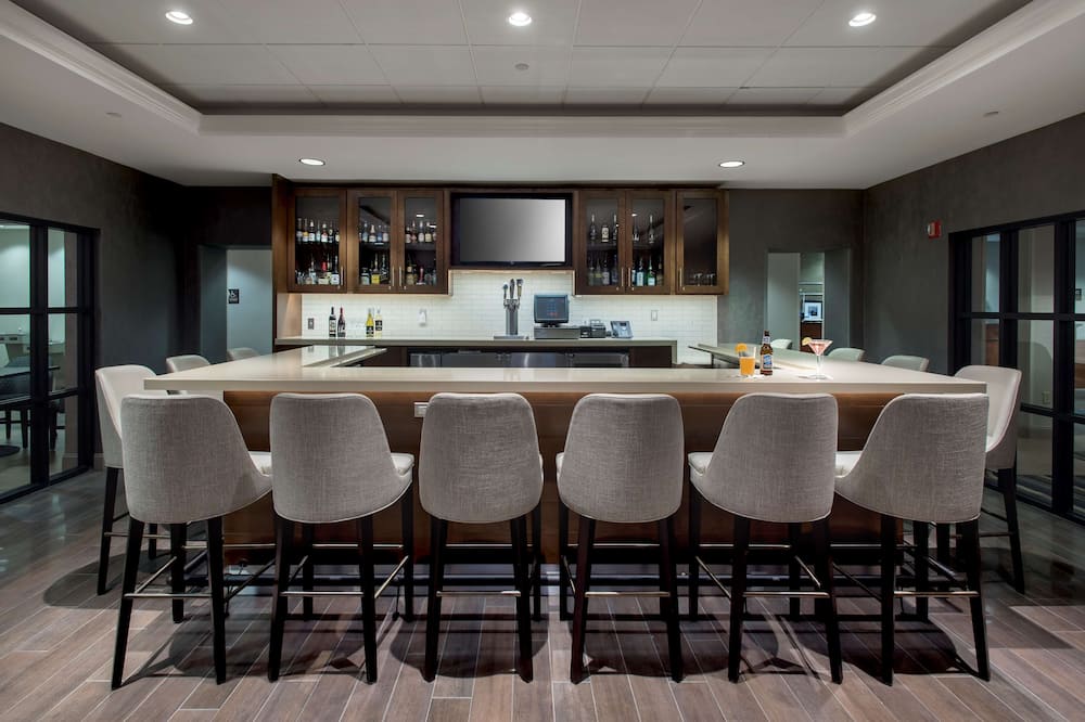 Hampton Inn Boston - Logan Airport