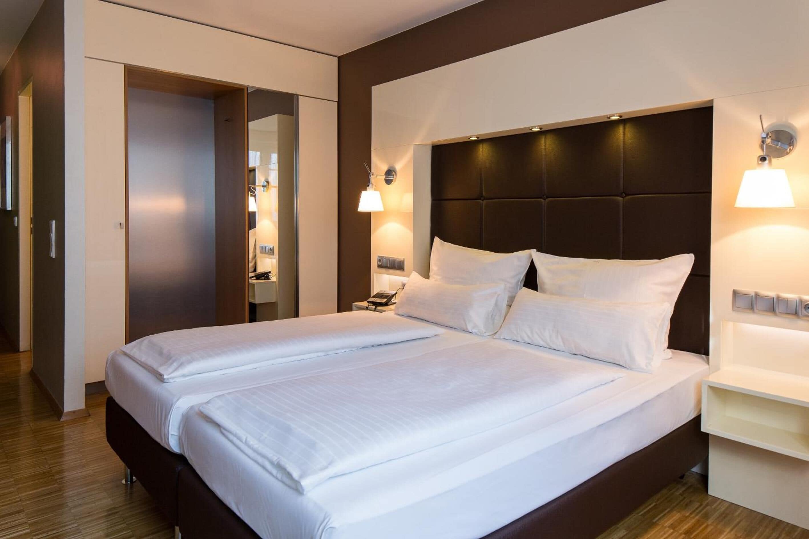 hypo-allergenic bedding, minibar, in-room safe, desk