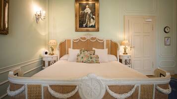 Deluxe Double Room | Hypo-allergenic bedding, minibar, in-room safe, individually decorated