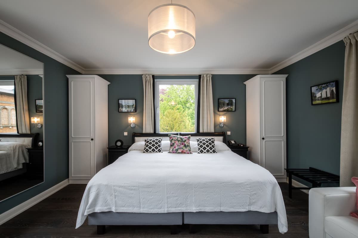 superior double room | hypo-allergenic bedding, minibar, in-room safe, individually decorated