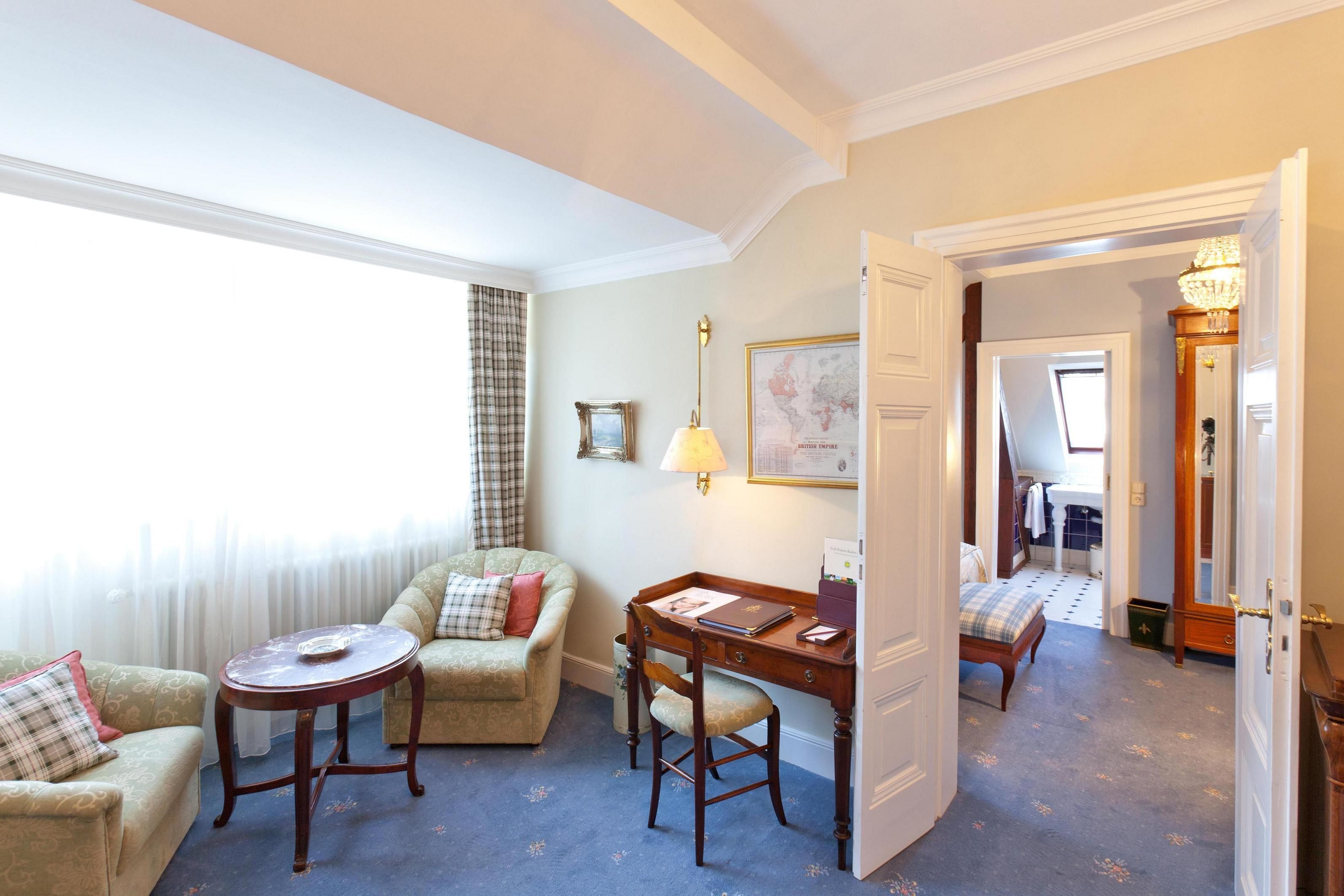 junior suite, jetted tub | living area | tv, dvd player