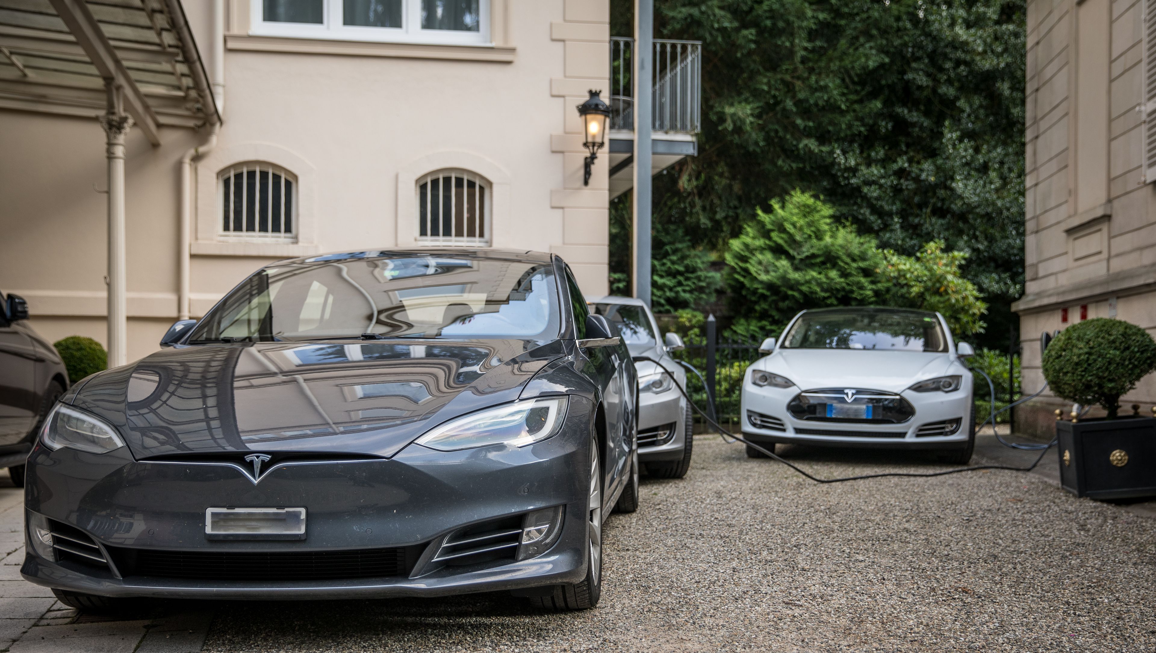 self-parking (surcharge) 24 per night