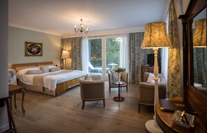 Hypoallergeen beddengoed, een minibar, een kluis op de kamer