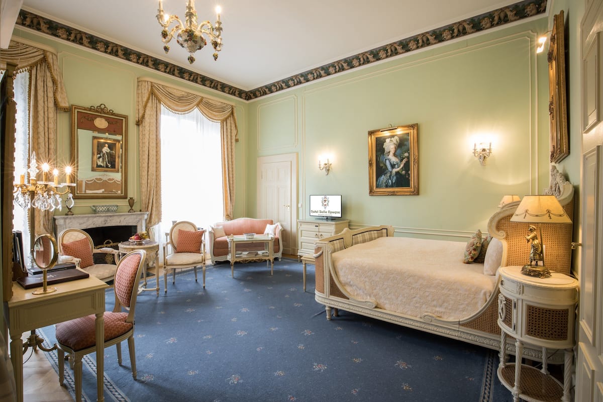 Junior Suite, Jetted Tub | Hypo-allergenic bedding, minibar, in-room safe, desk