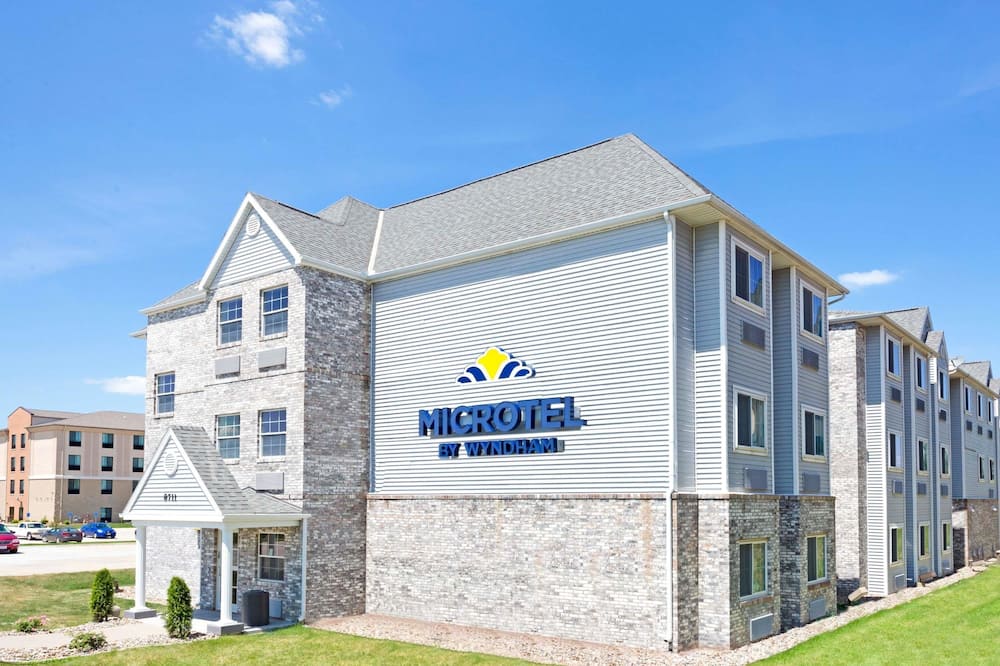 luxury hotels in Ames, Ia
