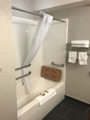 Free toiletries, hair dryer, towels - Microtel Inn & Suites by Wyndham Urbandale/Des Moines (Urbandale)