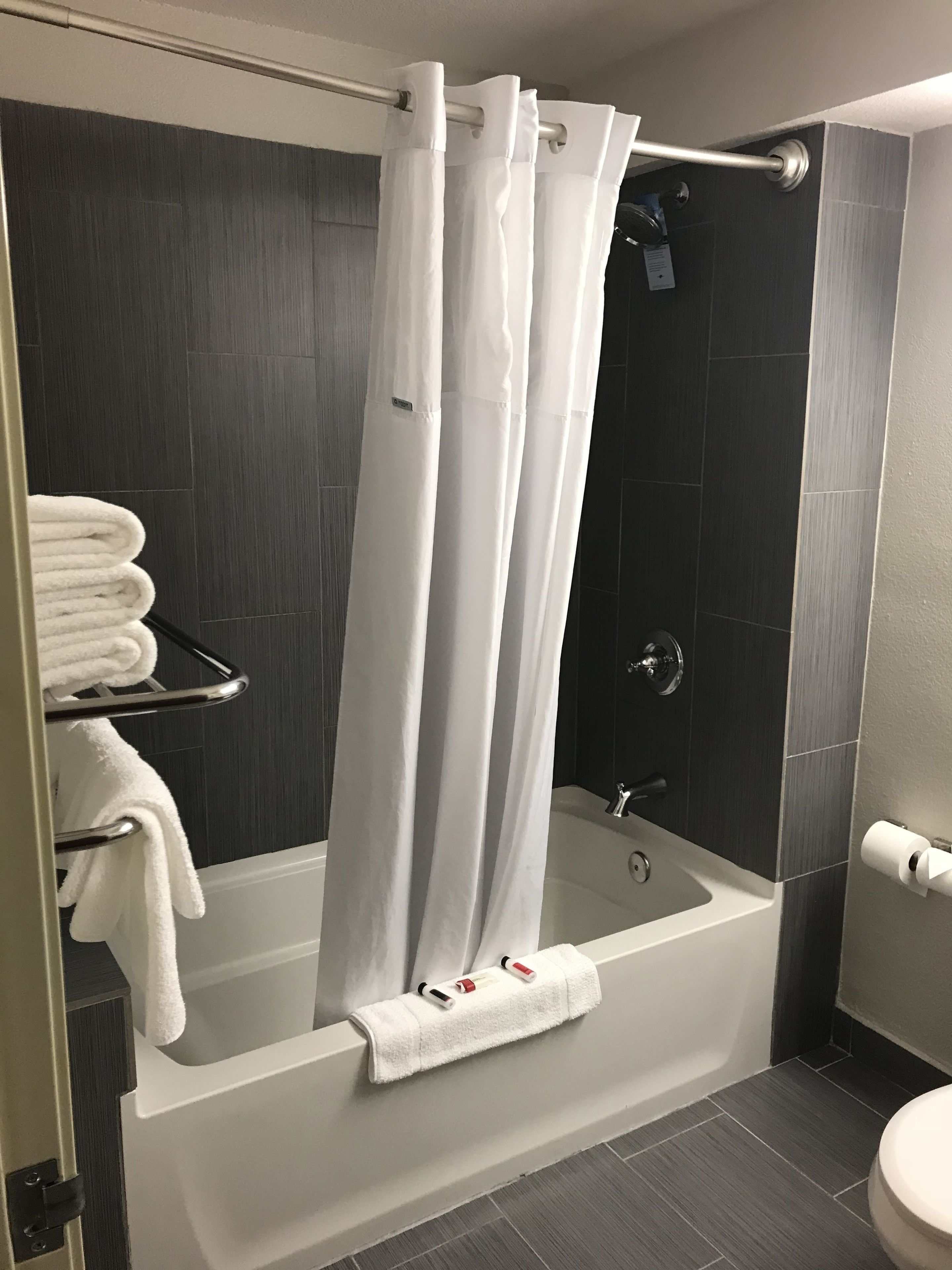 Studio Suite, 2 Tempat Tidur Queen, Bebas Asap Rokok | Kamar mandi | Perlengkapan mandi gratis, pengering rambut,  dan handuk