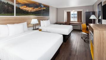 客房, 2 張加大雙人床, 非吸煙房 | 書桌、隔音、熨斗/熨衣板、免費搖籃/嬰兒床