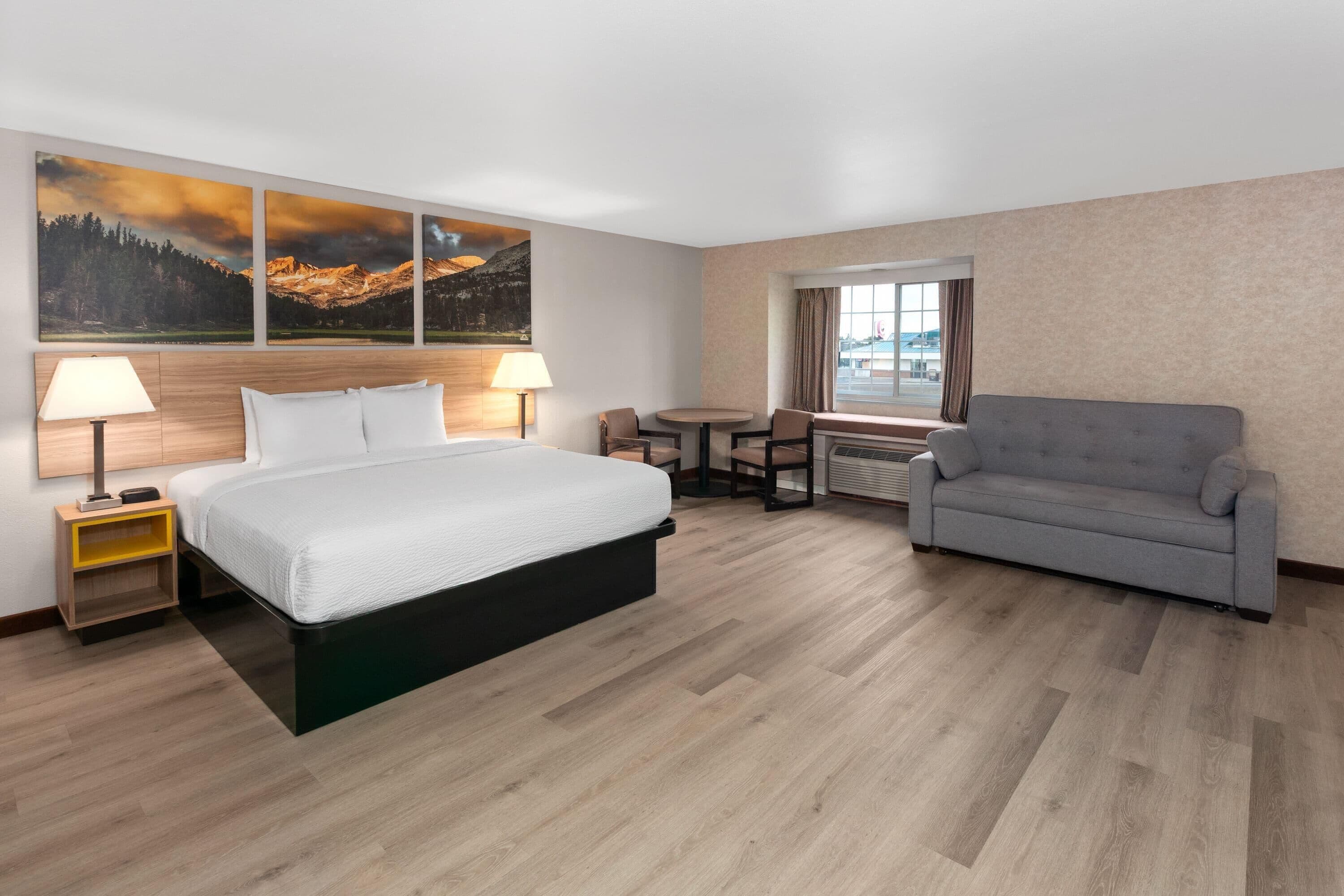 Studio Suite, 1 King Bed, Non Smoking | Jetted tub