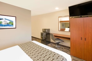 In-room safe, desk, iron/ironing board, free WiFi