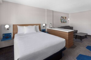Studio Suite, 1 Queen Bed, Non Smoking