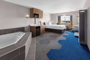 Suite, 1 Queen Bed, Non Smoking, Jetted Tub | Free WiFi, bed sheets