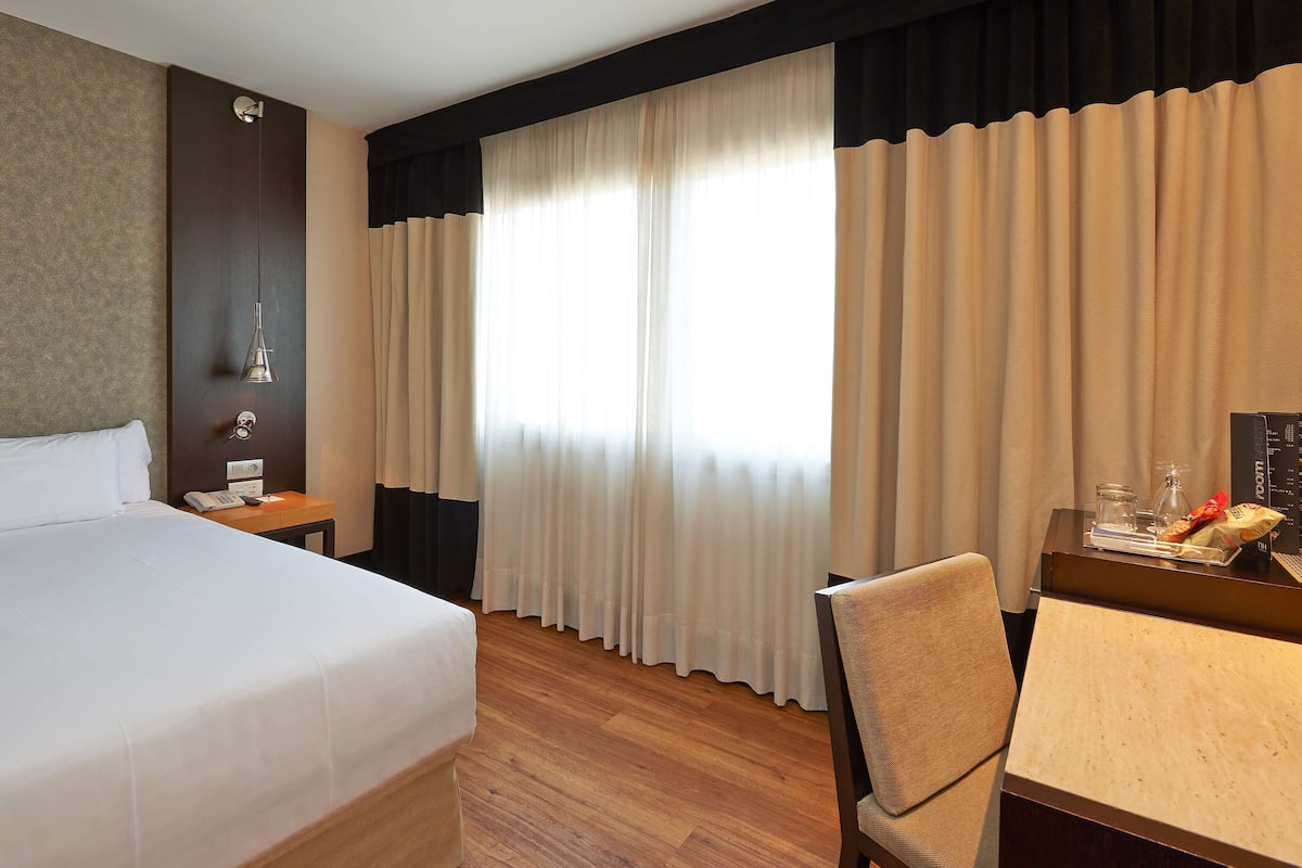 1 bedroom, minibar, in-room safe, desk