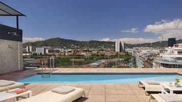 Outdoor pool, sun loungers