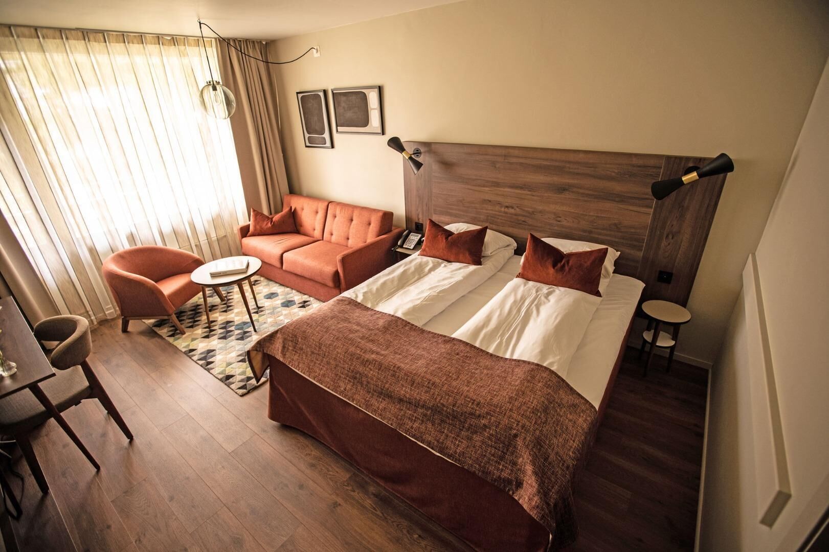 Hypo-allergenic bedding, wheelchair access