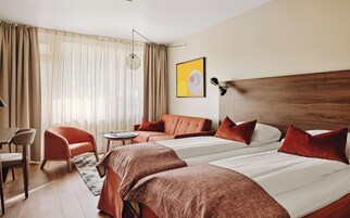 Hypo-allergenic bedding, wheelchair access