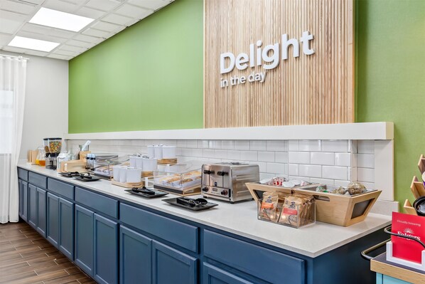 Free daily continental breakfast
