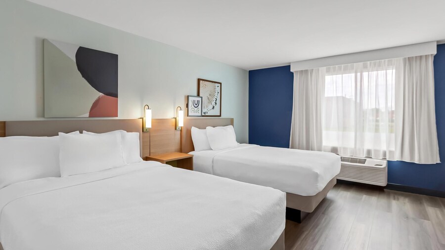 Spark by Hilton Oak Forest