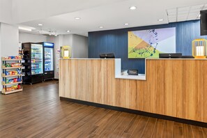 Reception - Spark by Hilton Oak Forest (Oak Forest)