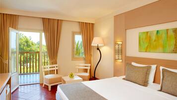 Minibar, Zimmersafe, Schreibtisch, kostenloses WLAN