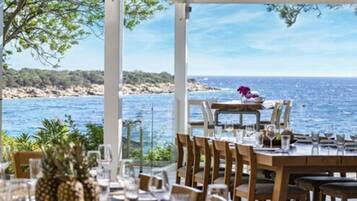 7 restaurants, spécialités Cuisine à base de fruits de mer