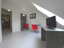 Studio, One Sleeper Sofa Bed | Desk, iron/ironing board, free WiFi